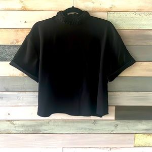 Guess - Black - oversized cropped top - size small